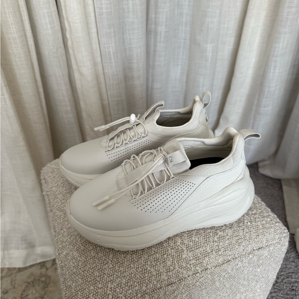 Clove Women's White Sneakers